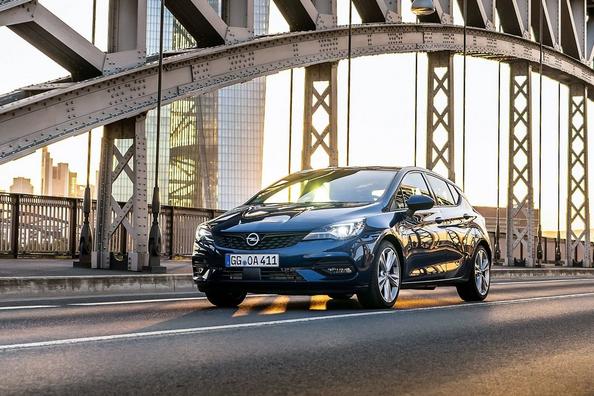 Обзор обновленной модели Opel Astra Hatchback