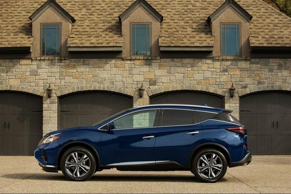 Обзор обновленного среднеразмерного кроссовера Nissan Murano фото 2
