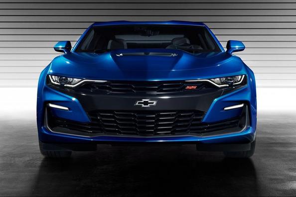 Рестайлинговая модификация спортивного купе Chevrolet Camaro фото 3