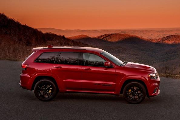 Обзор премиального внедорожника Jeep Grand Cherokee фото 3