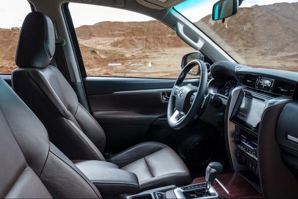 Обзор рамного внедорожника Toyota Fortuner фото 13