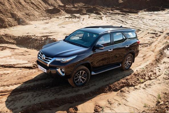 Обзор рамного внедорожника Toyota Fortuner фото 11