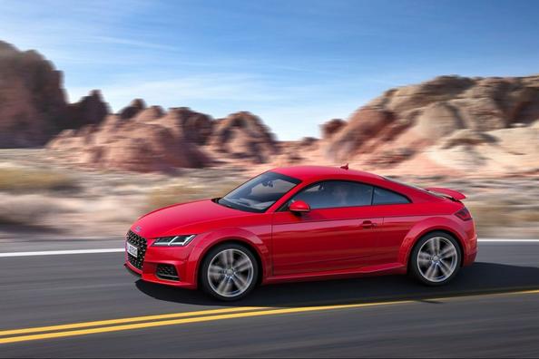 Обзор обновленного купе Audi TT Coupe