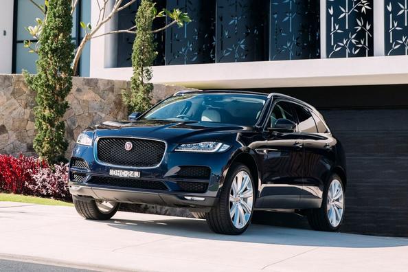Среднеразмерный премиальный кроссовер Jaguar F-Pace