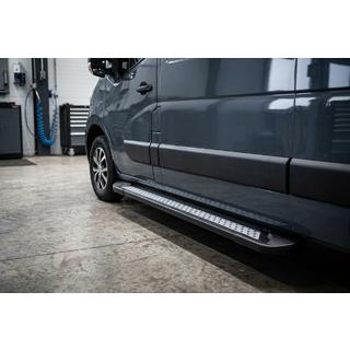 Боковые пороги New Vision Black (2 шт., алюминий) Nissan NV400 2010-2024 гг. фото 1