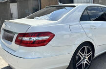 Спойлер на стекло AMG E63 (ABS, под покраску) фото 3