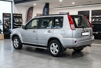 Nissan X-trail T30 2002-2007 гг. Боковые Подножки Maydos V1 (2 шт., Алюминий) фото 1