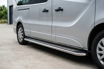 Opel Vivaro 2001–2015 гг. Боковые Подножки Maydos V2 (2 шт., Алюминий и Нержавейка) фото 1