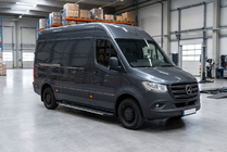 Mercedes Sprinter W907/W910 2018- гг. Боковые пороги Bosphorus Grey (2 шт., алюминий) фото 1