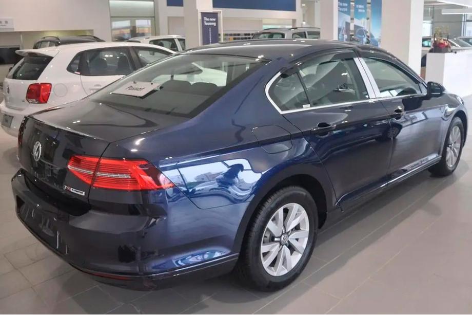 Volkswagen Passat B8 2015-2023 гг. Ветровики SD (4 шт, HIC) Фото 3