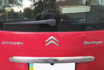 Peugeot Partner Tepee 2008-2018 гг. Хромированная накладка над номером (нержавейка) фото 1