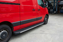 Nissan NV400 2010-2024 гг. Боковые Подножки Maya V1 (2 шт., Алюминий) фото 1