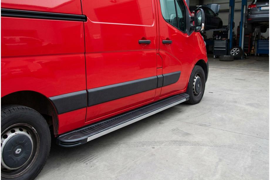 Nissan NV400 2010-2024 гг. Боковые Подножки Maya V1 (2 шт., Алюминий) Image