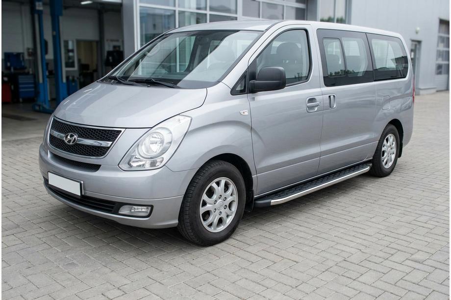 Hyundai H300, H1, Starex 2008-2020 гг. Боковые пороги BlackLine (2 шт., алюминий) Фото 1