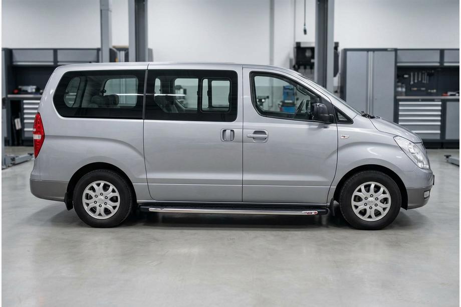 Hyundai H300, H1, Starex 2008-2020 гг. Боковые пороги BlackLine (2 шт., алюминий) Фото 2