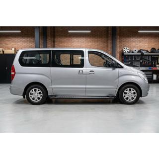 Боковые Подножки New Vision Black (2 шт., Алюминий) Hyundai H300, H1, Starex 2008-2020 гг. фото 1