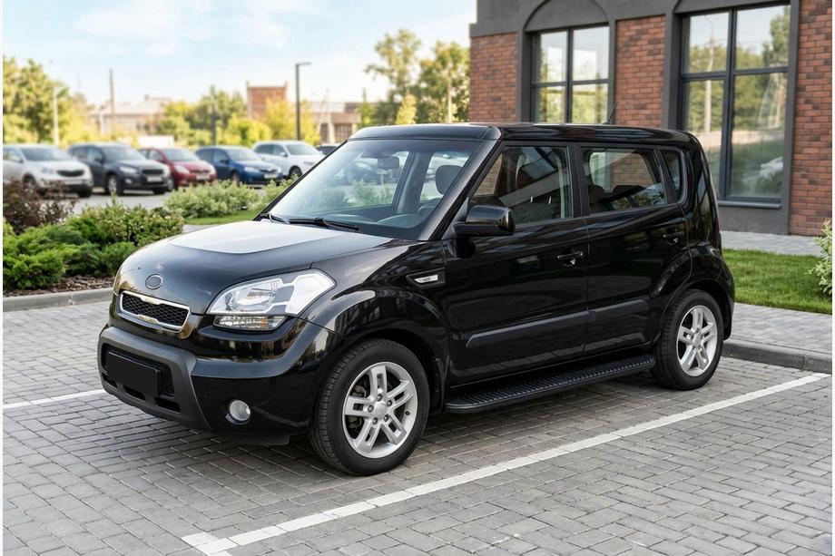 Kia Soul I 2008-2013 гг. Боковые Подножки Tayga Black (2 шт., Алюминий) Image
