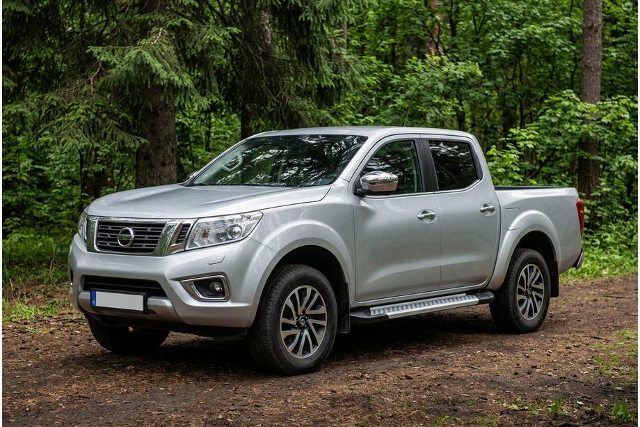 Nissan Navara/NP300 2016- гг. Боковые Подножки New Vision Grey (2 шт., Алюминий) Фото 1