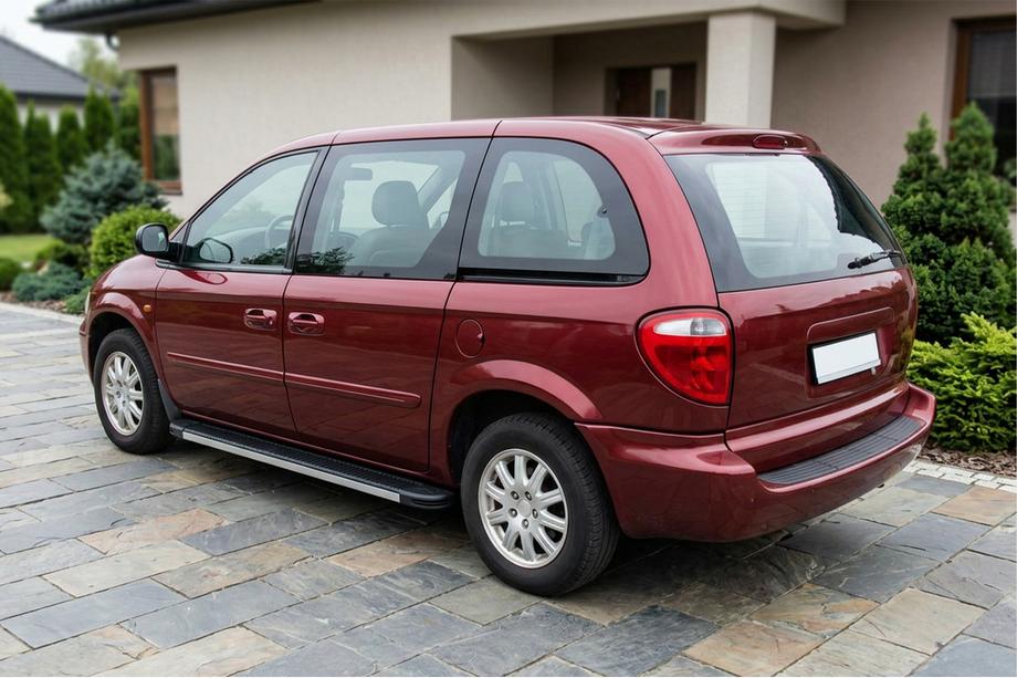 Chrysler Voyager 2001-2007 гг. Боковые Подножки Maya V1 (2 шт., Алюминий) Image