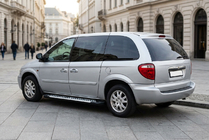 Chrysler Voyager 2001-2007 гг. Боковые Подножки Line (2 шт., Алюминий) фото 1