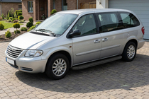 Chrysler Voyager 2001-2007 гг. Боковые Подножки Tayga Black (2 шт., Алюминий) фото 1