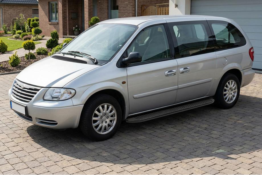 Chrysler Voyager 2001-2007 гг. Боковые Подножки Tayga Black (2 шт., Алюминий) Image
