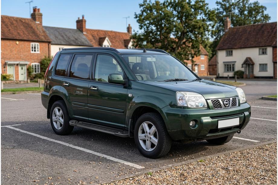 Nissan X-trail T30 2002-2007 гг. Боковые пороги RedLine Black (2 шт., алюминий) Image