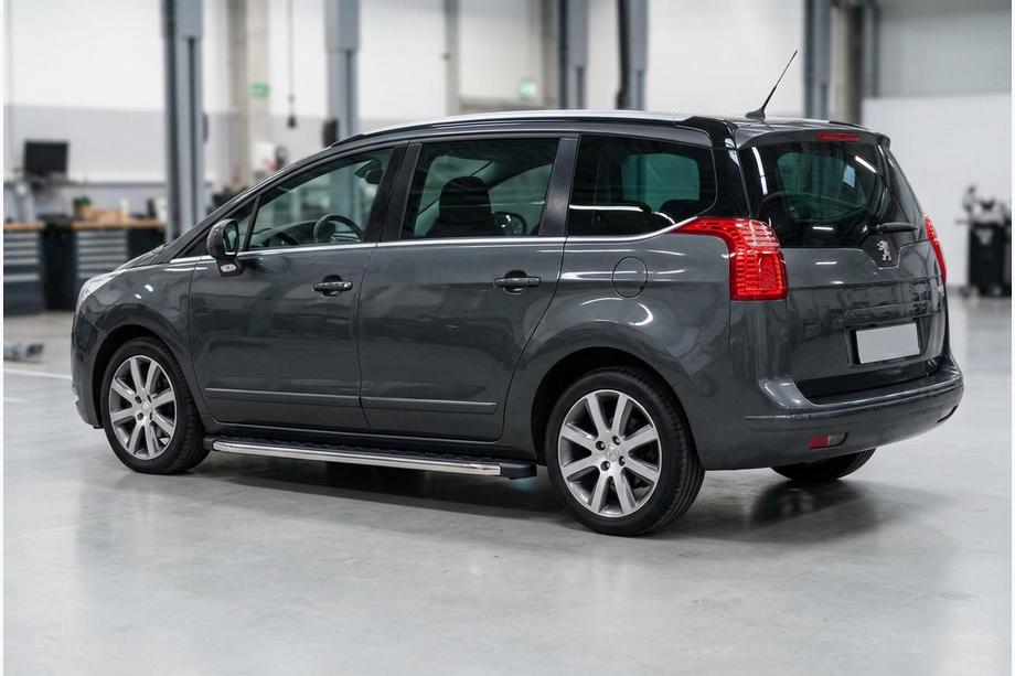Peugeot 5008 2009-2016 гг. Боковые Подножки BlackLine (2 шт., Алюминий) Image