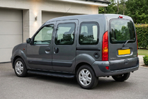 Renault Kangoo 1998-2008 гг. Боковые Подножки Tayga Black (2 шт., Алюминий) фото 1