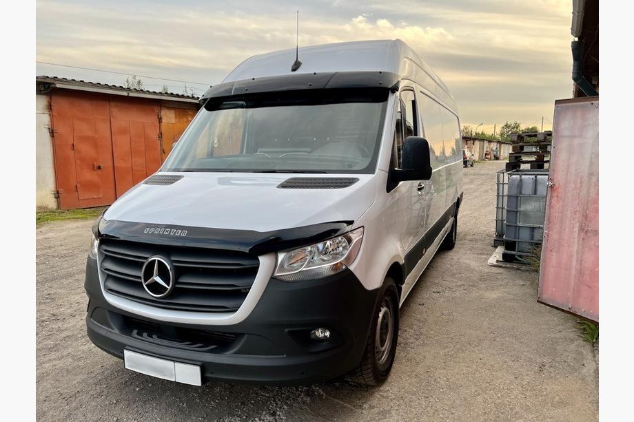 Mercedes Sprinter W907/W910 2018- гг. Козырек на лобовое стекло (черный глянец, 5мм) Фото 3
