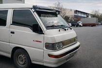 Mitsubishi L300 1986-2013 гг. Козырек на лобовое стекло фото 2