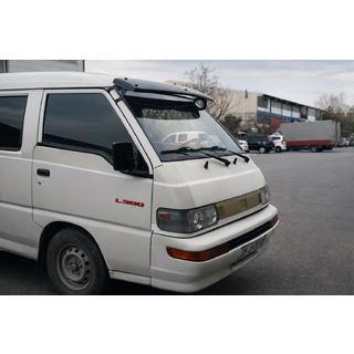 Козырек на лобовое стекло фото 2