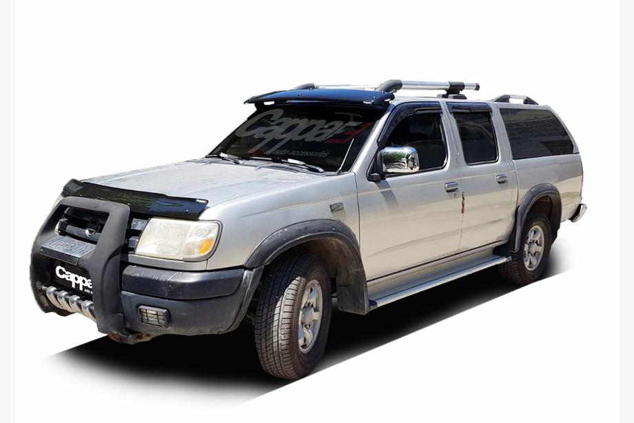 Nissan NP300 1999-2015 гг. Козырек на лобовое стекло (черный глянец, 5мм) Фото 2