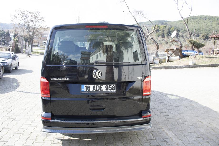 Volkswagen T6 2015-2024 гг. Задний лип спойлер под карбон (ABS) Фото 5