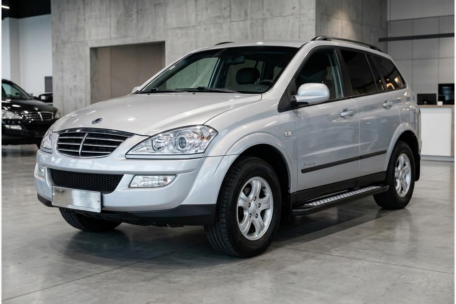 SsangYong Kyron 2005-2014 гг. Боковые пороги New Vision Black (2 шт., алюминий) Фото 1