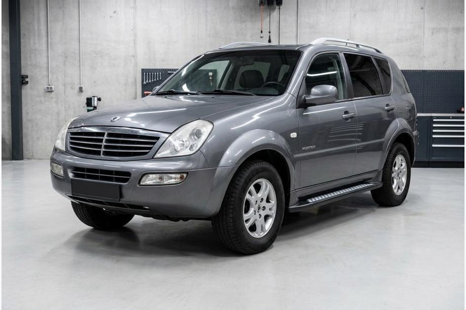 SsangYong Rexton I 2001-2017 гг. Боковые пороги New Vision Black (2 шт., алюминий) 2012-2017 Фото 1