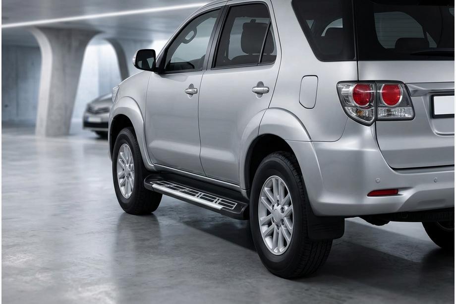 Toyota Fortuner 2006-2015 гг. Боковые Подножки Sunrise (2 шт., алюминий) Фото 1