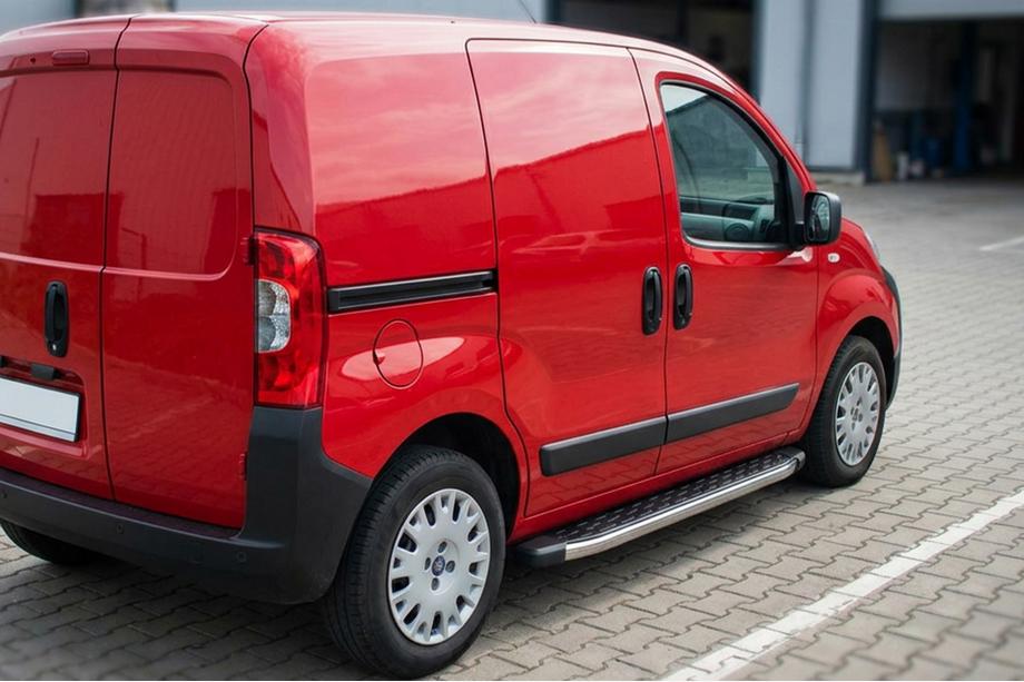Peugeot Bipper 2008-2017 гг. Боковые Подножки BlackLine (2 шт., Алюминий) Image