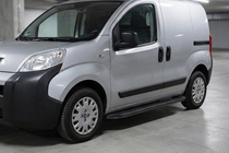 Peugeot Bipper 2008-2017 гг. Боковые Подножки Tayga Black (2 шт., Алюминий) фото 1