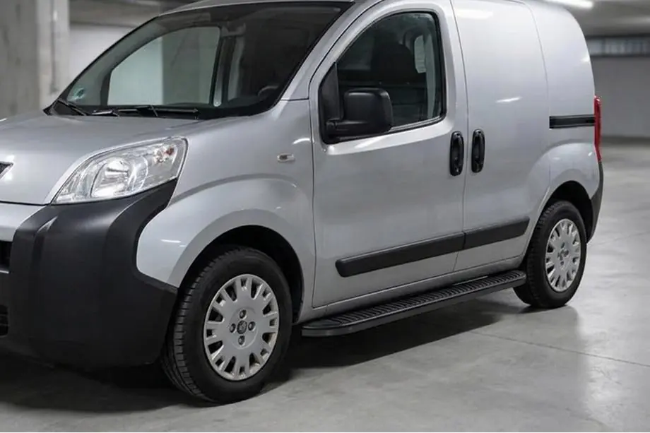 Peugeot Bipper 2008-2017 гг. Боковые Подножки Tayga Black (2 шт., Алюминий) Фото 1