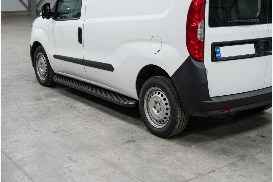 Opel Combo 2012-2018 гг. Боковые Подножки Tayga Black (2 шт., Алюминий) Image