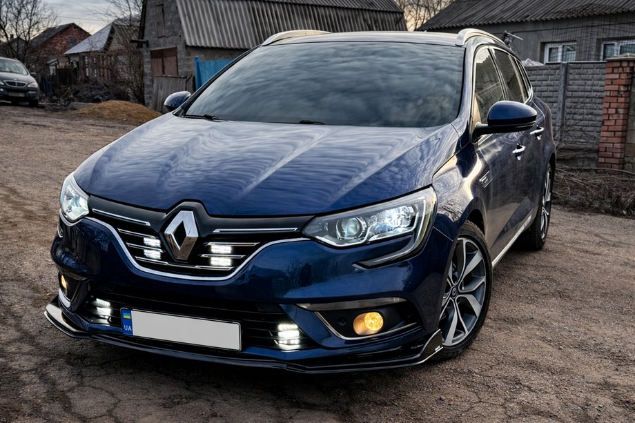 Renault Megane IV 2016-2025 гг. Передний бампер лип (черный) Фото 1