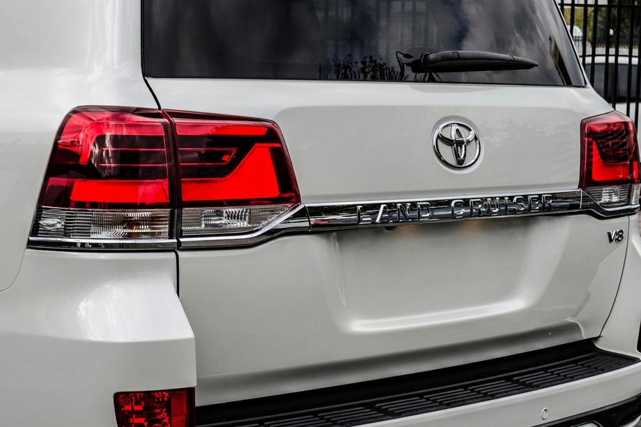 Toyota Land Cruiser 200 2007-2021 гг. Задние Фонари 2016-2021 (OEM Стандарт) Image