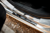 Skoda Octavia III A7 2013-2019 гг. Накладки на пороги Carmos V1 (8 шт., нержавейка) фото 8