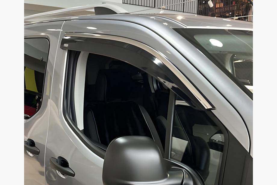 Ветровики с хромированным молдингом (2 шт, Niken) Image