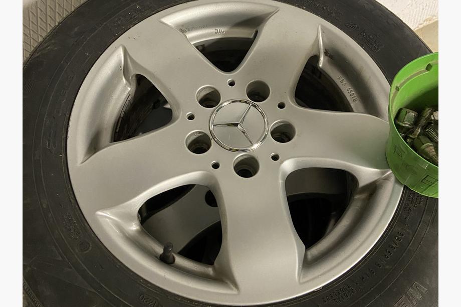 Mercedes-Benz Колпачки на диски 75/71 мм без кольца (4 шт, серые) Фото 2