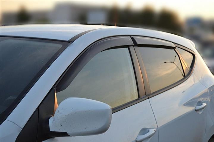 Для чего нужны ветровики на автомобиль