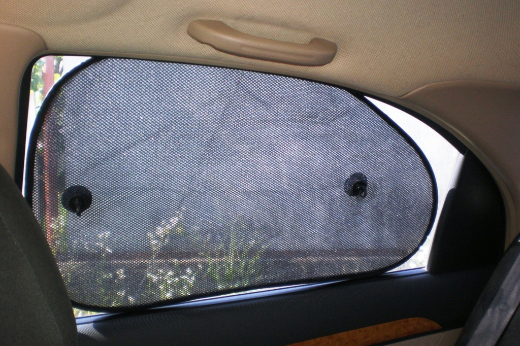 Автомобильные шторки на присосках и их особенности