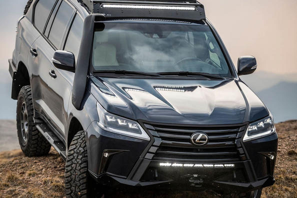 Модификация Lexus J201: в "грязи" только девушки