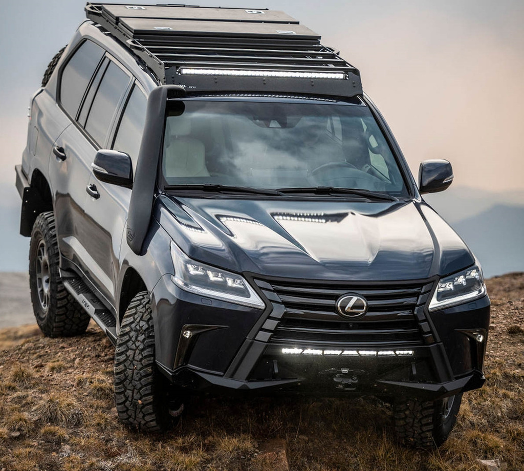 Модификация Lexus J201: в "грязи" только девушки